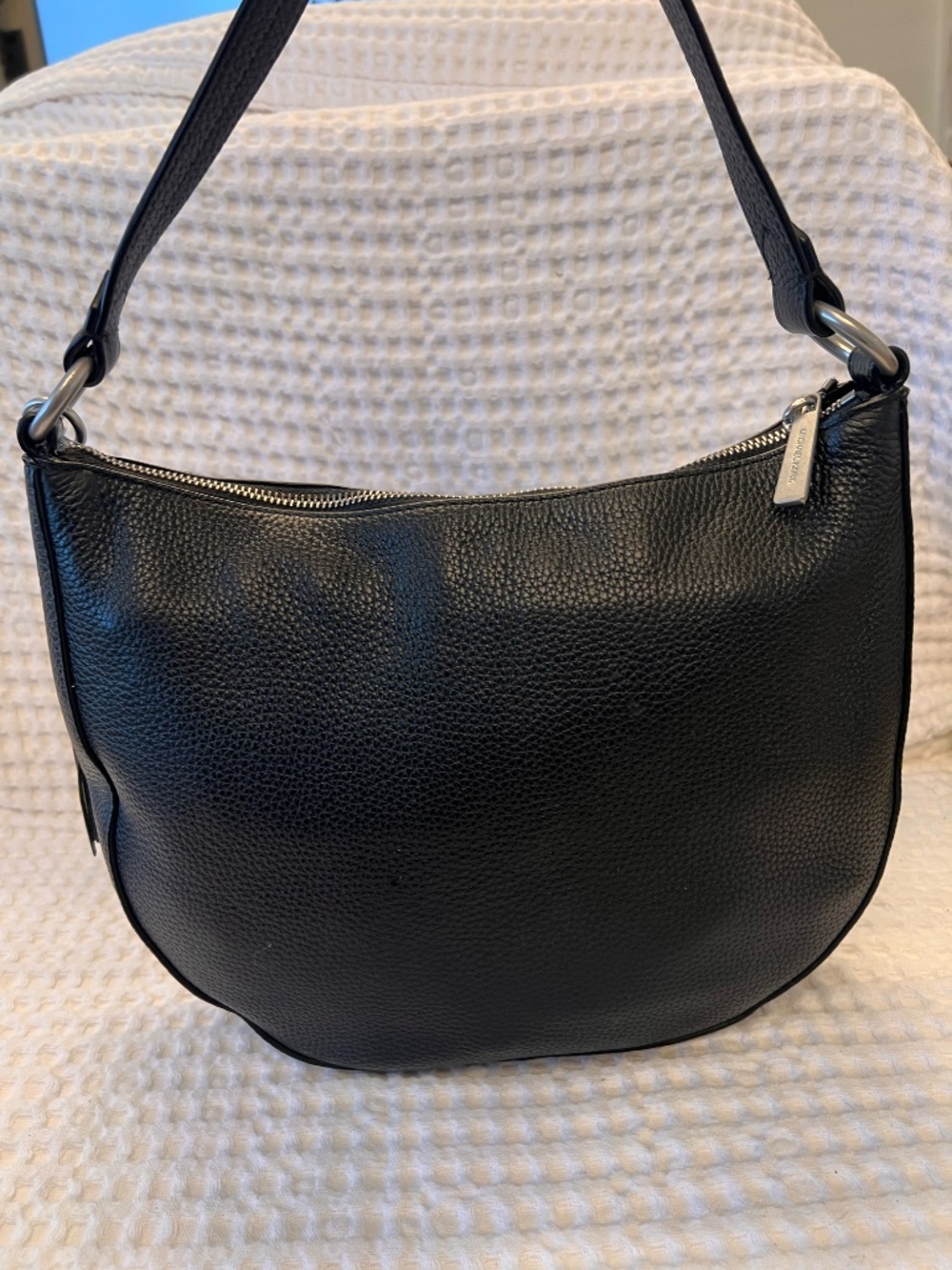 Michael Kors Black Leather Shoulder Bag Silver Gromets Tassel EUC - Picture 4 of 9